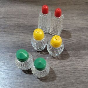 Vintage Glass Salt & Pepper Shakers Set Of 6 Red Yellow Green Caps Retro 1940s-1